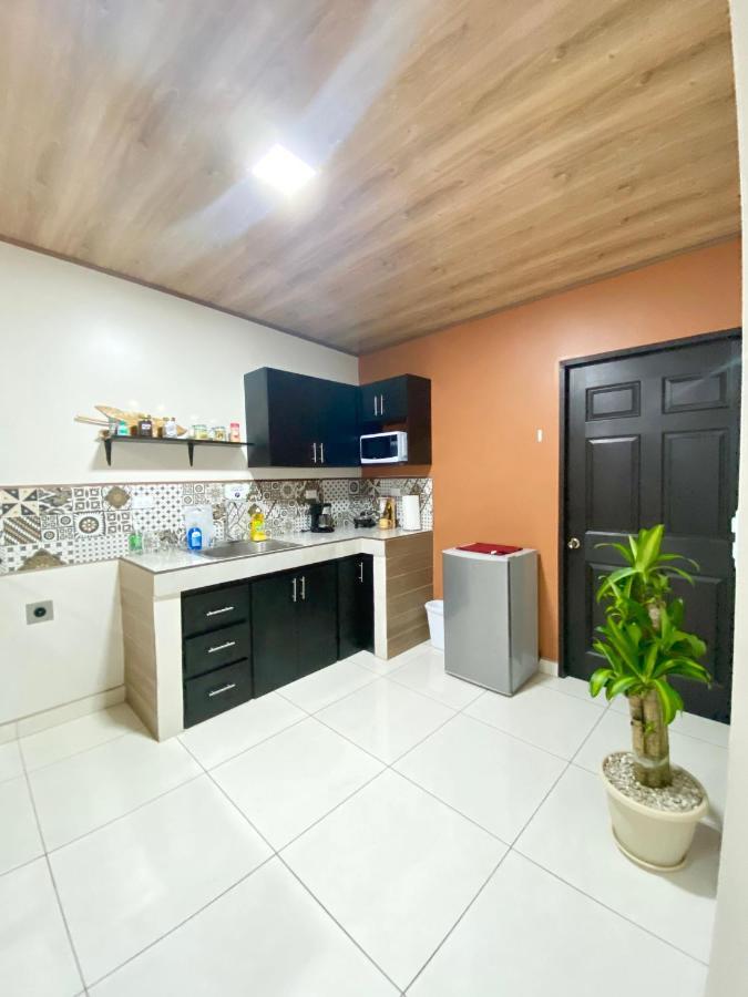 Pura Vida Apartment. 5 Min From Airport Alajuela Ngoại thất bức ảnh