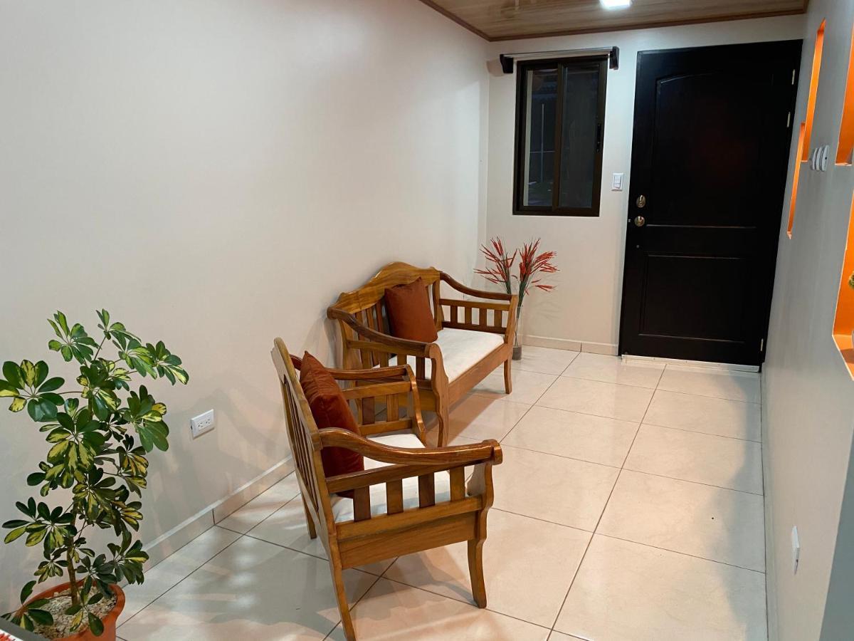 Pura Vida Apartment. 5 Min From Airport Alajuela Ngoại thất bức ảnh